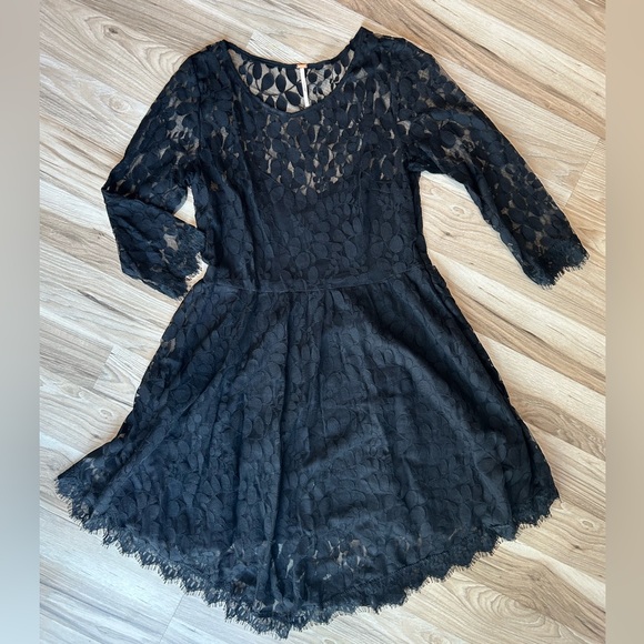 Free People Women’s Black Lace Skater Dress, Size 12 Large Lined 3/4 Sleeve - Picture 2 of 12